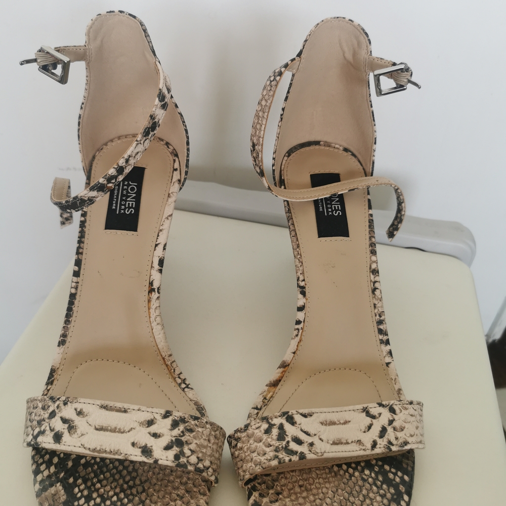 Jones New York Snakeskin Heels - Cream and Black